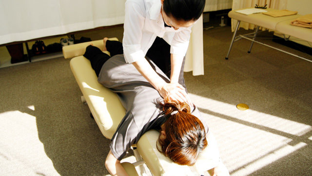 マッスルトリートメント|凝り固まった肩や腰へのマッサージ|muscle treatment
